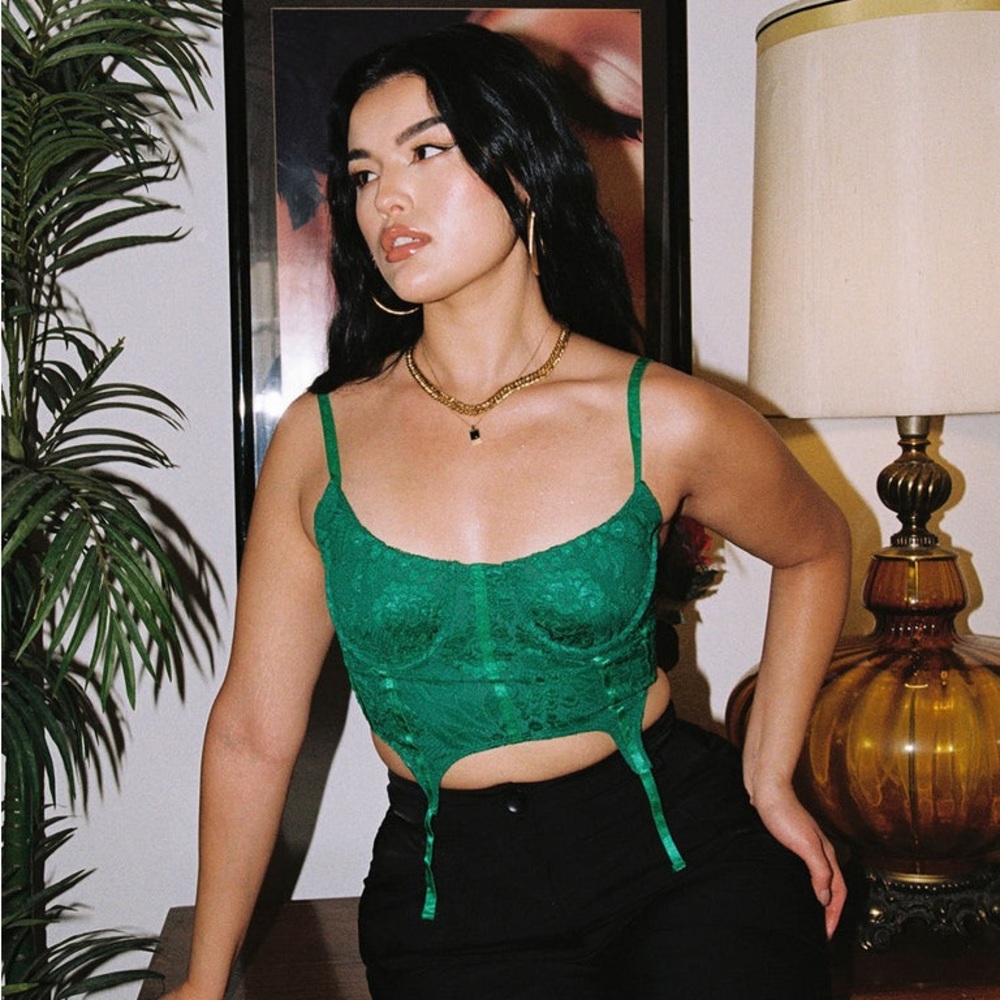 Princess Polly Emanuel’s Top. Emerald Green. Size 6 - new in package